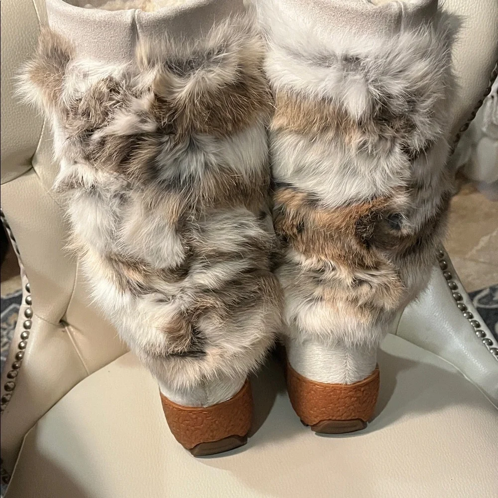 Stylish Women's Winter Boots with Real Fur Trim SIZE 8 39 - Picture 2 of 6
